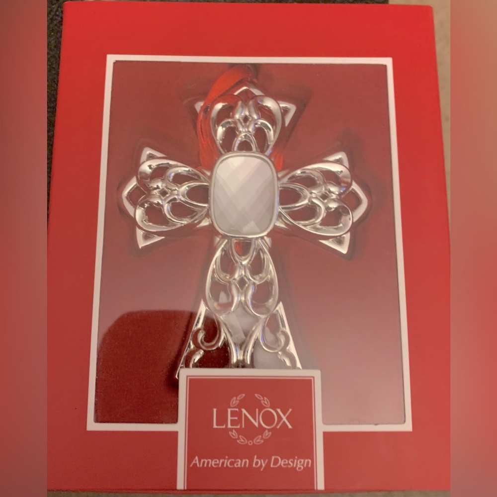 Lenox Gemmed Cross
